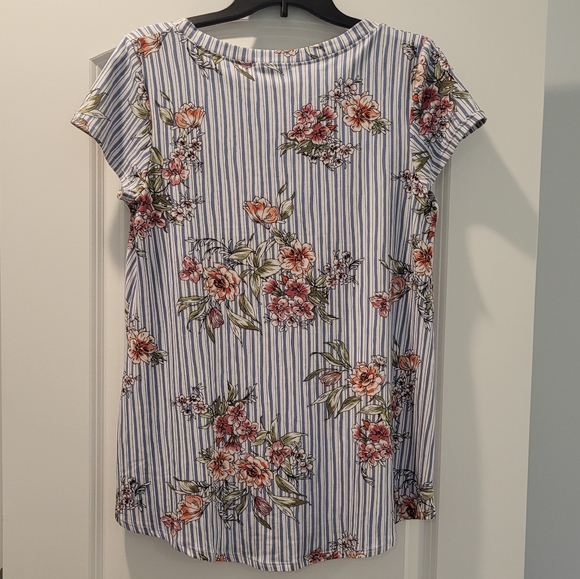 Betsey's Boutique Shop Floral Shirt - Picture 3 of 4
